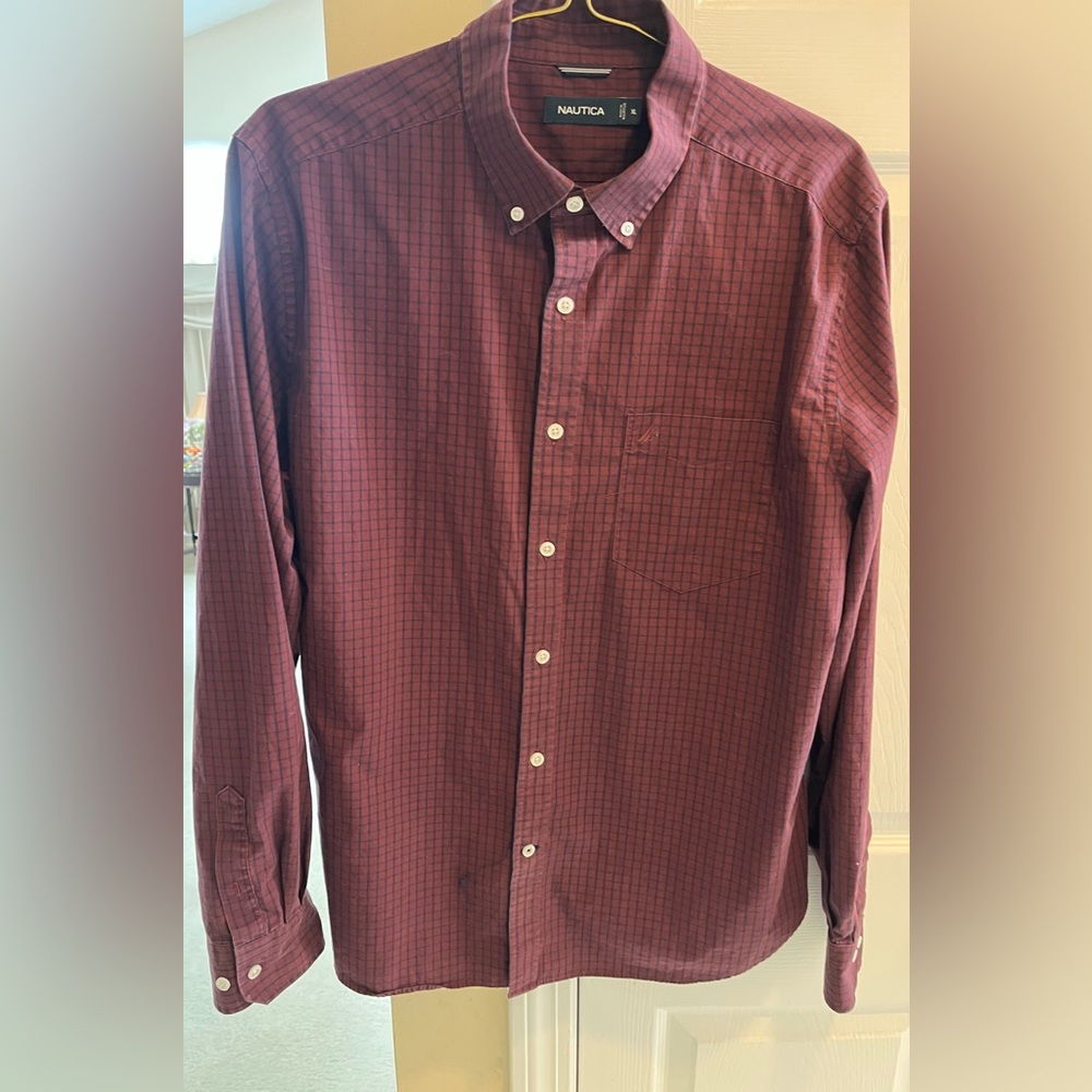 Nautica Men's XL 100% COTTON 
Maroon/navy Plaid Button-Down Shirt
MACHINE WASH
